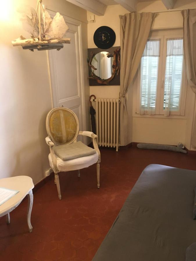Appartement De Charme Suquet Cannes Exterior photo